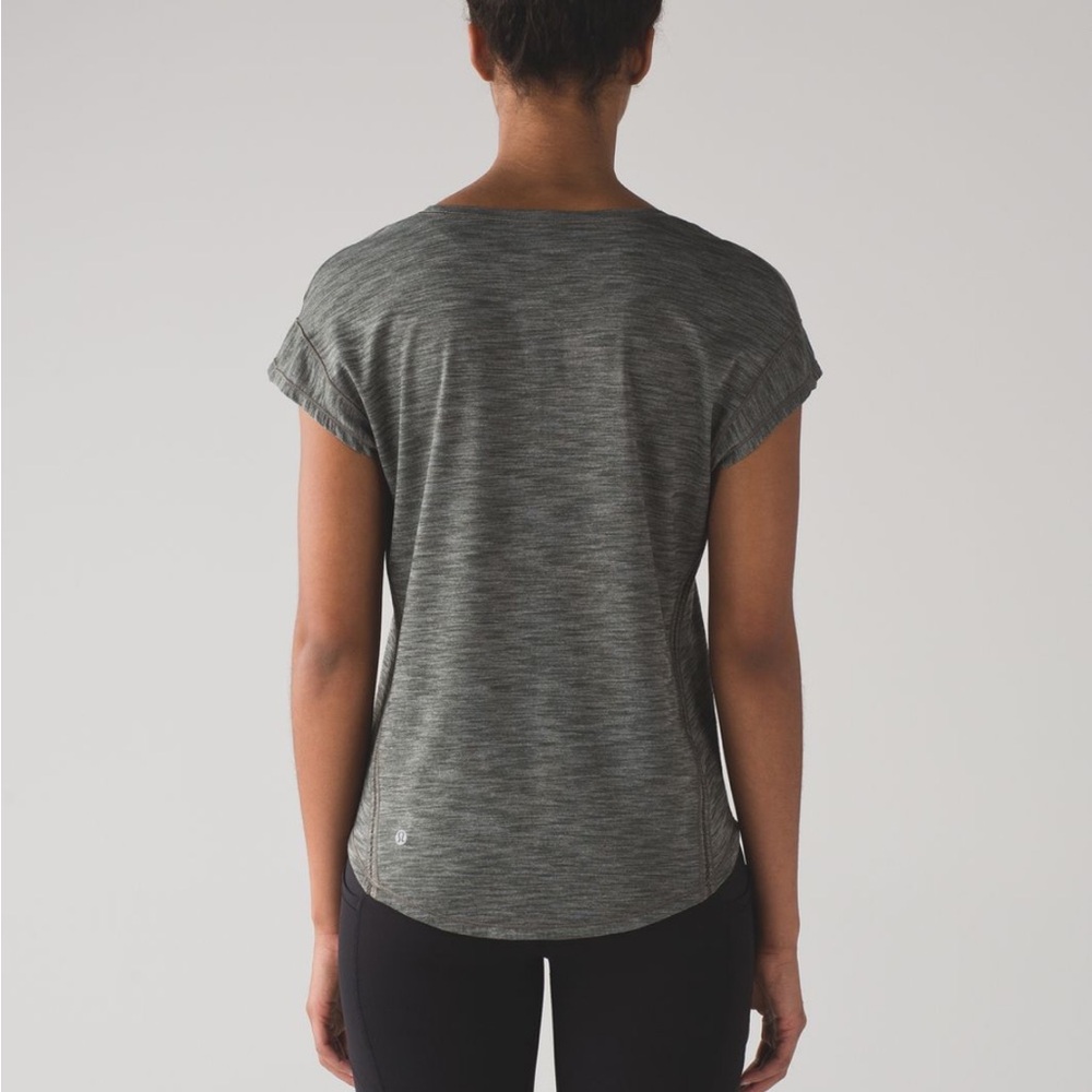 Lululemon Lost in Pace Gray Cap Sleeve Shirt 6 T-Shirt Yoga Athletic Running